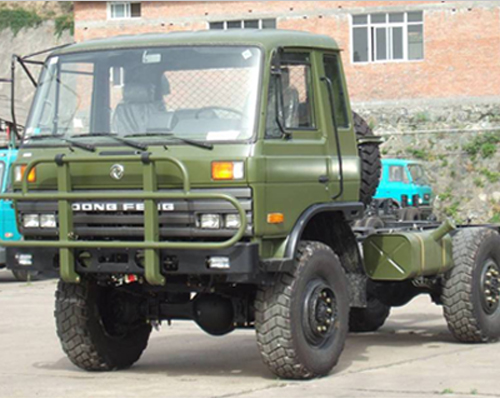 東風EQ2102G 6×6越野車